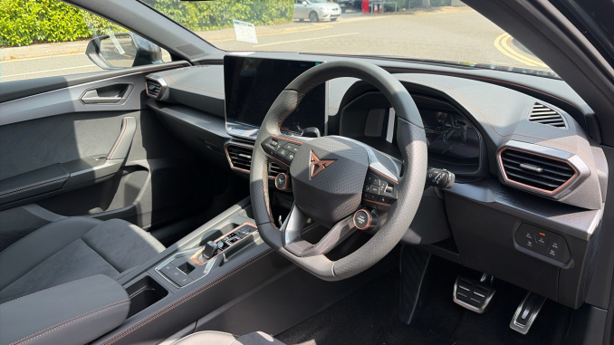 CUPRA Leon 1.5 eTSI 150 V2 5dr DSG Petrol Hatchback - Image 6